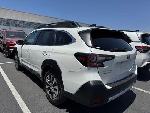 Crystal White Pearl 2023 Subaru Outback Limited