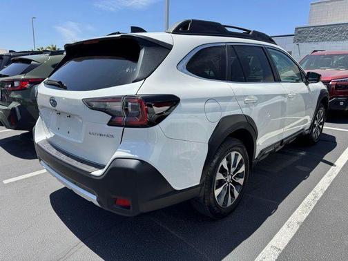 Crystal White Pearl 2023 Subaru Outback Limited