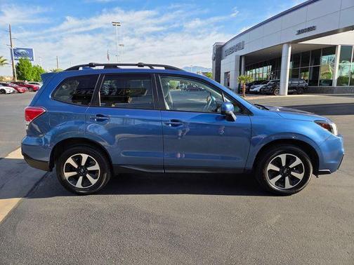 Quartz Blue Pearl 2017 Subaru Forester 2.5i Premium