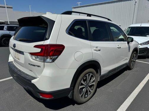 Crystal White Pearl 2021 Subaru Forester Limited