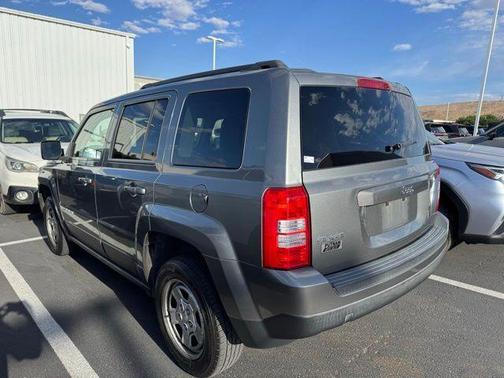 Mineral Gray Metallic Clearcoat 2014 Jeep Patriot Sport