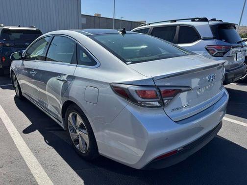 Ion Silver 2017 Hyundai SONATA Hybrid Limited