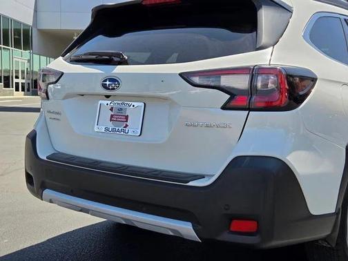 Ice Silver Metallic 2024 Subaru Outback Limited