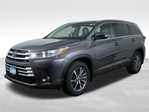 Predawn Gray Mica 2017 Toyota Highlander XLE