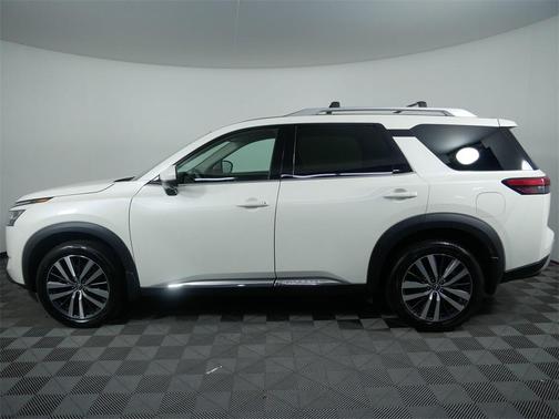 2022 Nissan Pathfinder Platinum