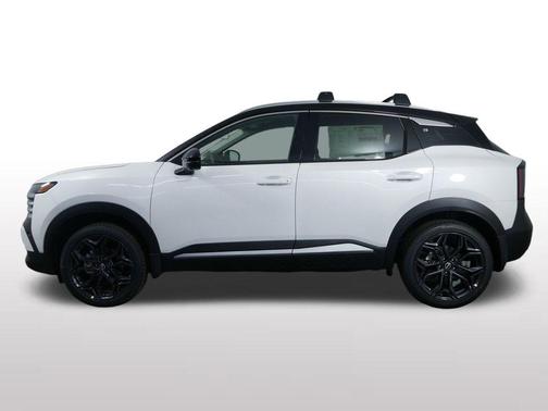 2t Wht Blk Roof 2026 Nissan Kicks SR