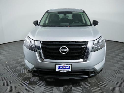 2025 Nissan Pathfinder S