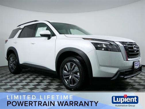 2025 Nissan Pathfinder SV
