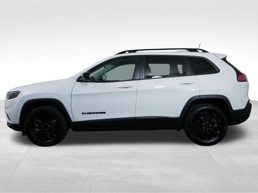Bright White Clearcoat 2023 Jeep Cherokee Altitude Lux