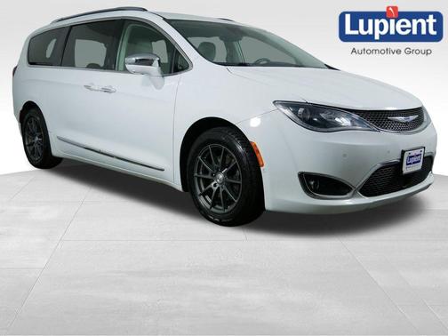 Bright White Clearcoat 2018 Chrysler Pacifica Limited