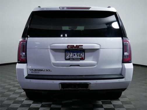2017 GMC Yukon XL SLT