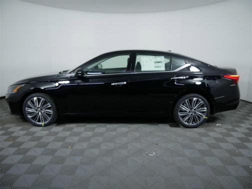 2025 Nissan Altima SL