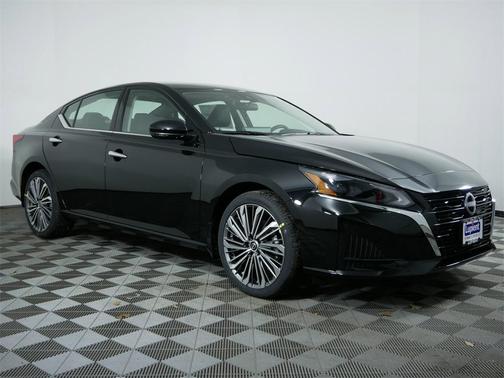 2025 Nissan Altima SL