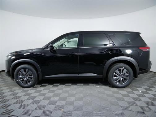 2025 Nissan Pathfinder S