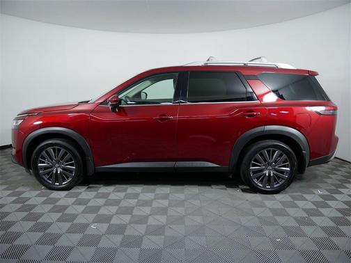 2022 Nissan Pathfinder SL
