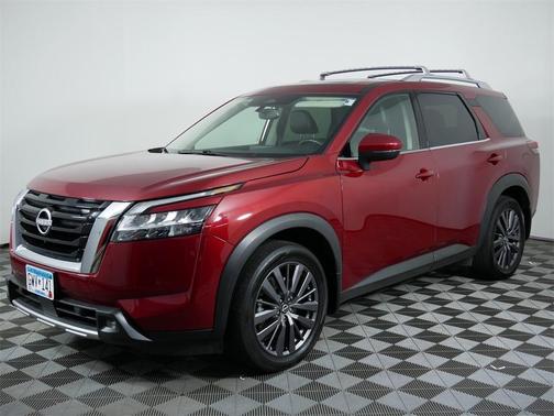 2022 Nissan Pathfinder SL