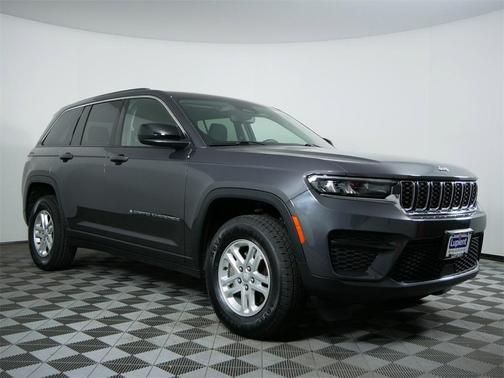 2022 Jeep Grand Cherokee Laredo