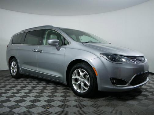 2019 Chrysler Pacifica Touring-L Plus