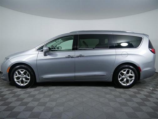 2019 Chrysler Pacifica Touring-L Plus