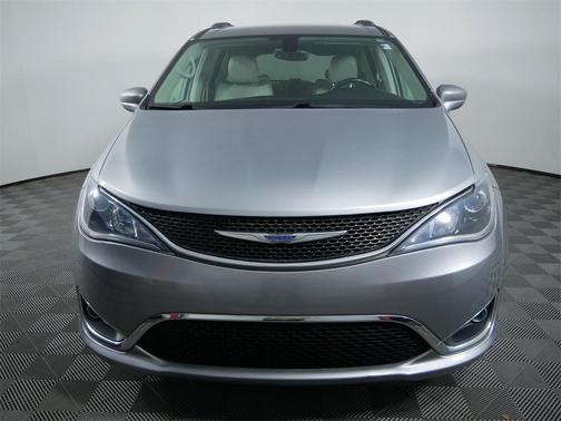 2019 Chrysler Pacifica Touring-L Plus