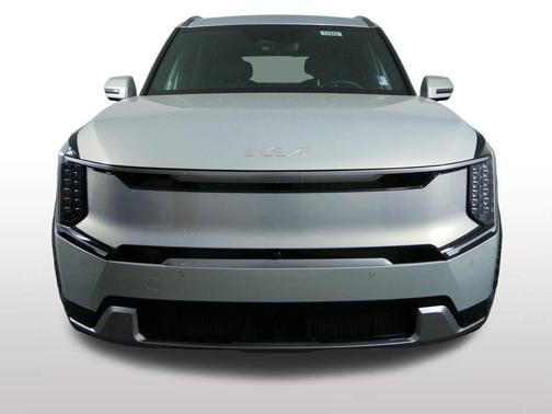 Ivory Silver 2024 Kia EV9 Land