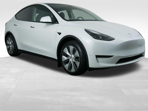White 2023 Tesla Model Y Long Range