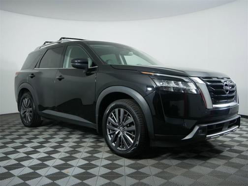 2022 Nissan Pathfinder SL