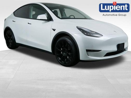 Pearl White Multi 2022 Tesla Model Y Long Range