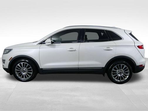 White Platinum Tri-Coat Metallic 2017 Lincoln MKC Reserve