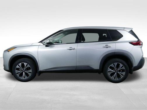 Brilliant Silver Metallic 2021 Nissan Rogue SV