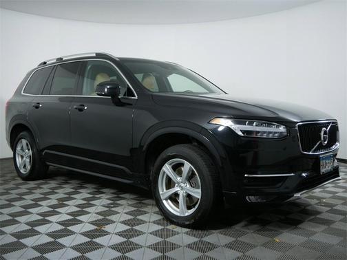 2017 Volvo XC90 T5 Momentum