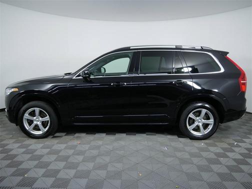 2017 Volvo XC90 T5 Momentum