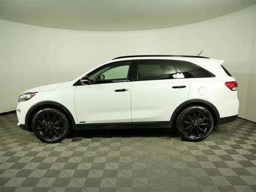 2019 Kia Sorento S