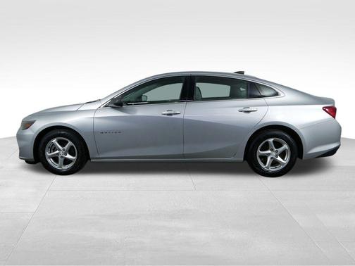 Silver Ice Metallic 2017 Chevrolet Malibu 1LS