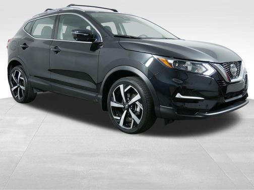 Magnetic Black 2022 Nissan Rogue Sport SL