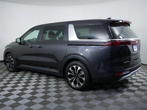 2023 Kia Carnival EX