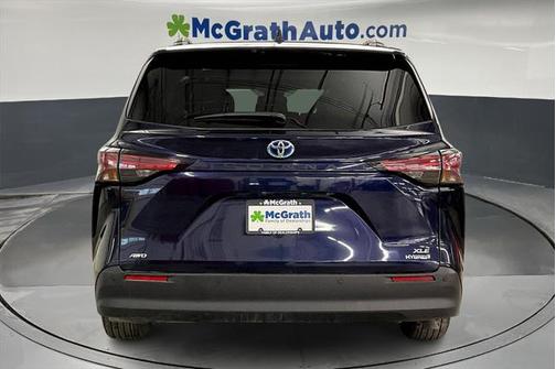 2022 Toyota Sienna XLE 7 Passenger