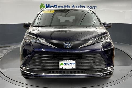 2022 Toyota Sienna XLE 7 Passenger