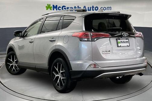 Silver Sky Metallic 2018 Toyota RAV4 SE
