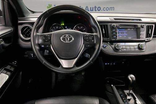 Silver Sky Metallic 2018 Toyota RAV4 SE