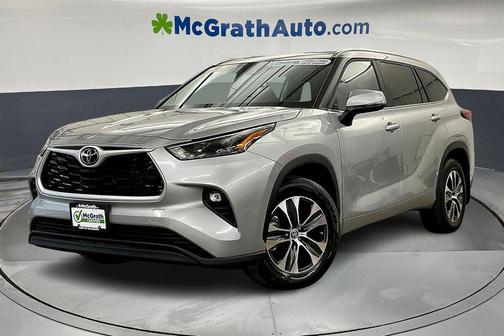 Celestial Silver Metallic 2023 Toyota Highlander XLE