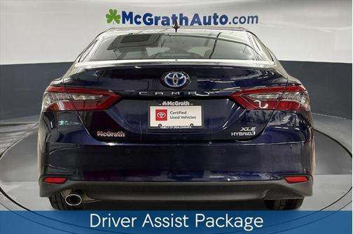 2022 Toyota Camry Hybrid XLE