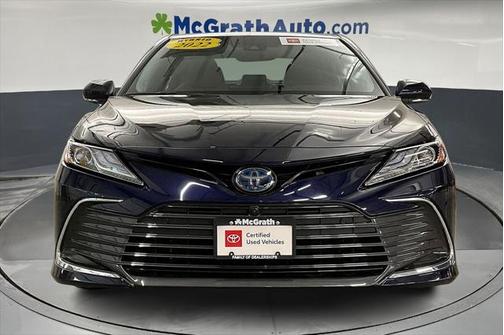 2022 Toyota Camry Hybrid XLE