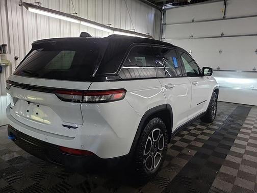 2023 Jeep Grand Cherokee 4xe Trailhawk