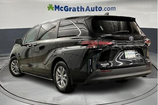 2021 Toyota Sienna XLE 7 Passenger
