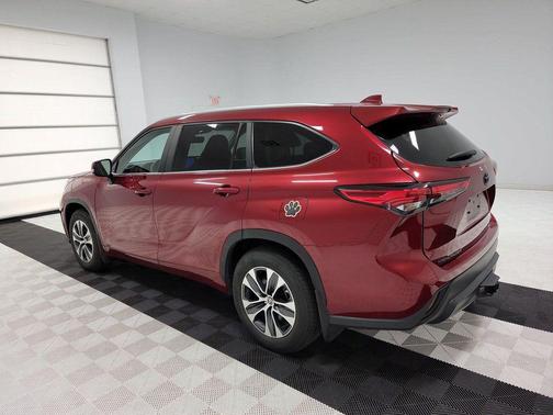 2023 Toyota Highlander Hybrid XLE