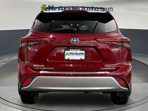 Ruby Flare Pearl 2022 Toyota Highlander Hybrid Platinum