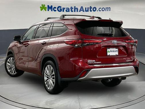 Ruby Flare Pearl 2022 Toyota Highlander Hybrid Platinum