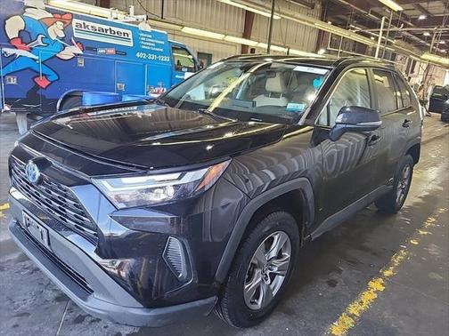 2022 Toyota RAV4 Hybrid XLE