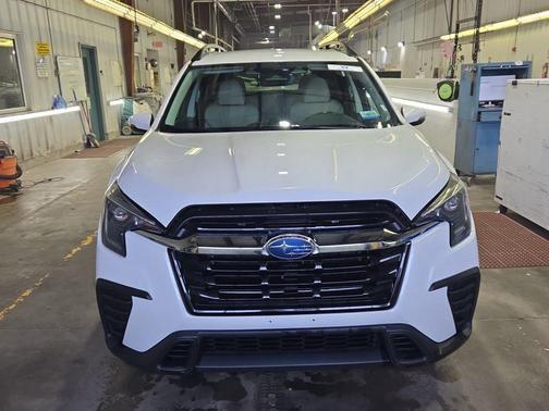 Crystal White Pearl 2023 Subaru Ascent Premium 8-Passenger